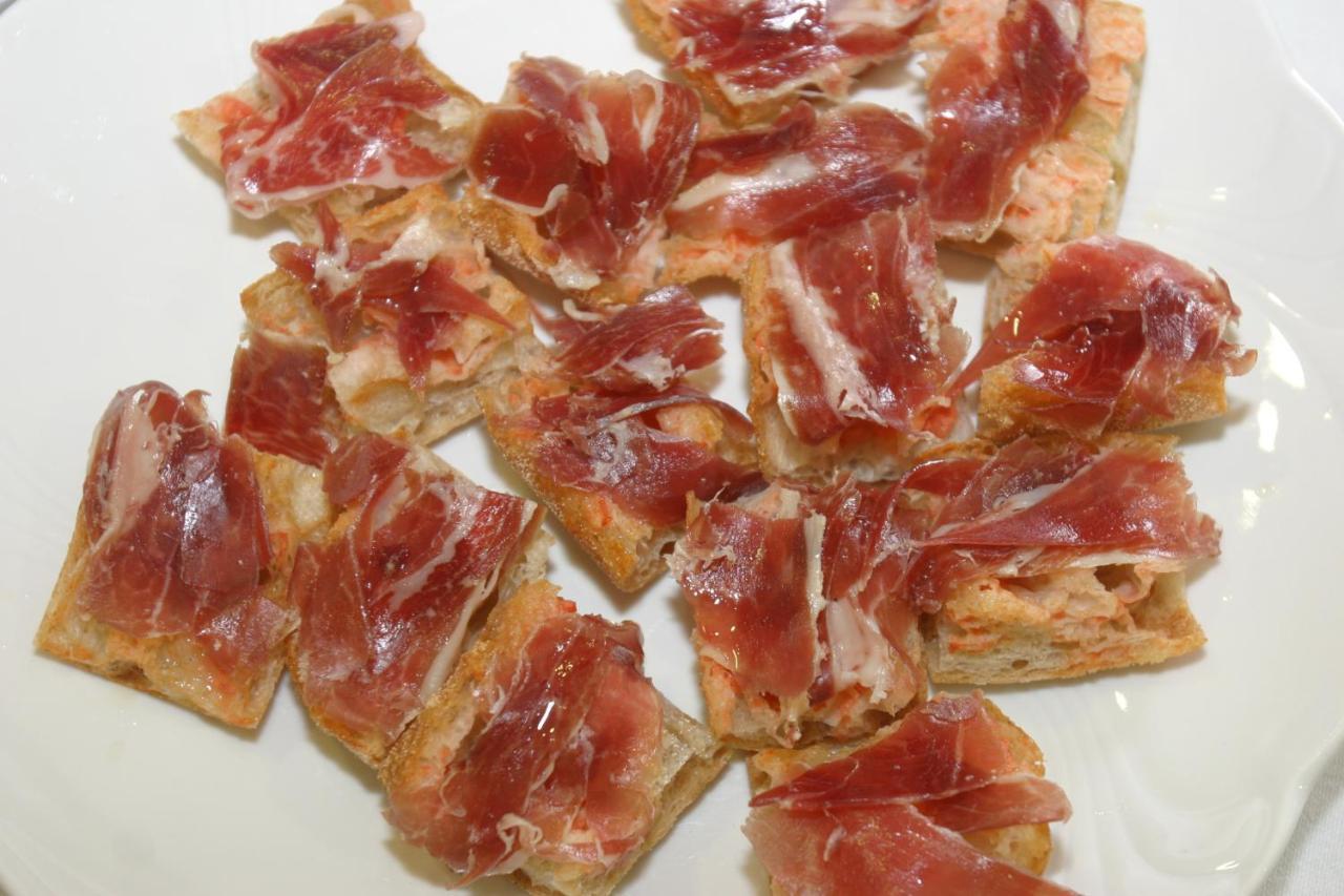 Sant Sadurní dʼAnoia Hotel Fonda Neus מראה חיצוני תמונה