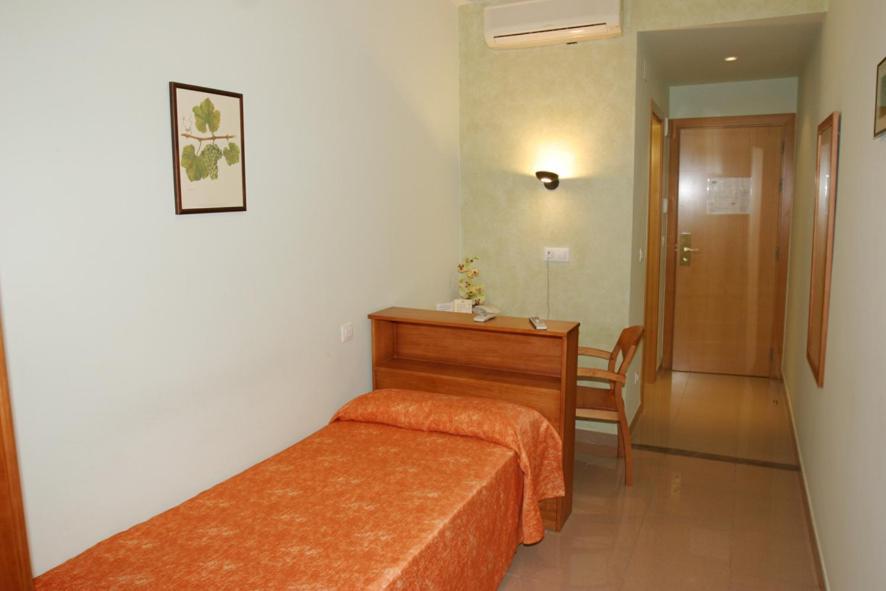 Sant Sadurní dʼAnoia Hotel Fonda Neus מראה חיצוני תמונה