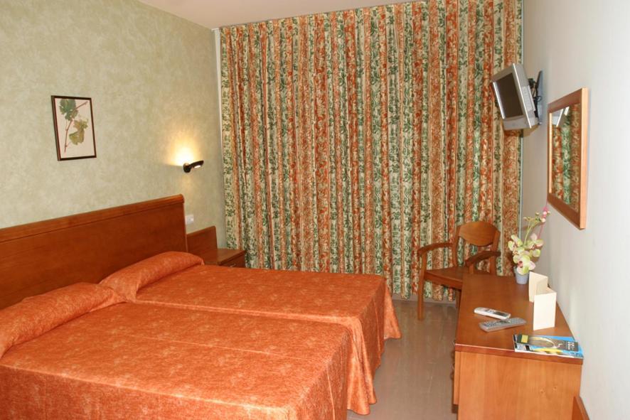 Sant Sadurní dʼAnoia Hotel Fonda Neus מראה חיצוני תמונה