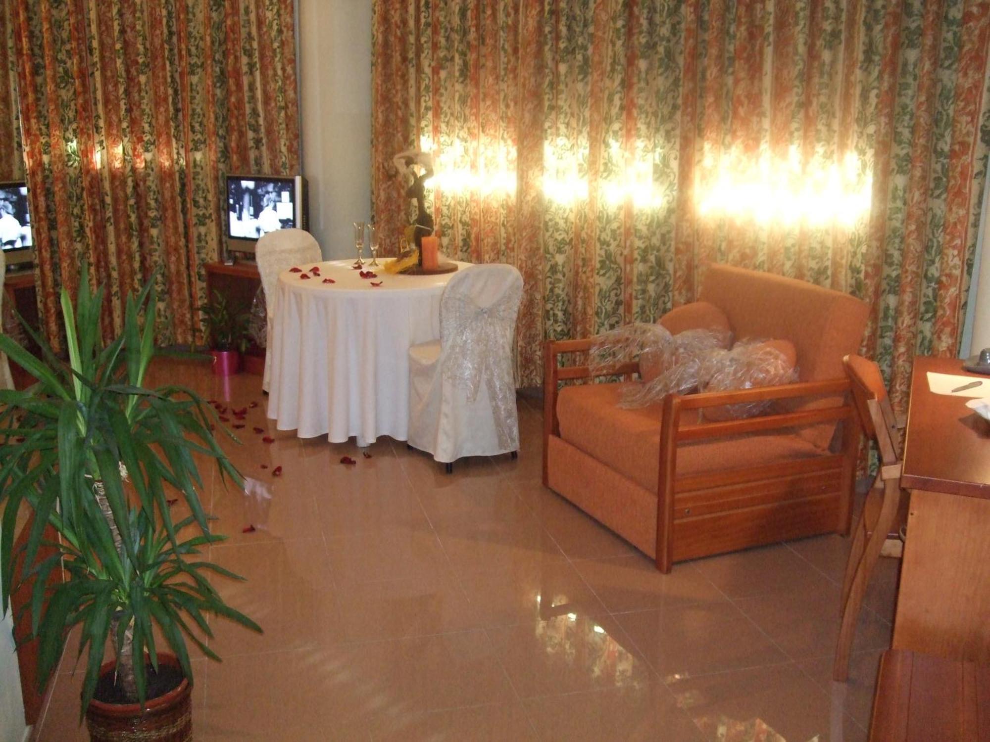 Sant Sadurní dʼAnoia Hotel Fonda Neus מראה חיצוני תמונה
