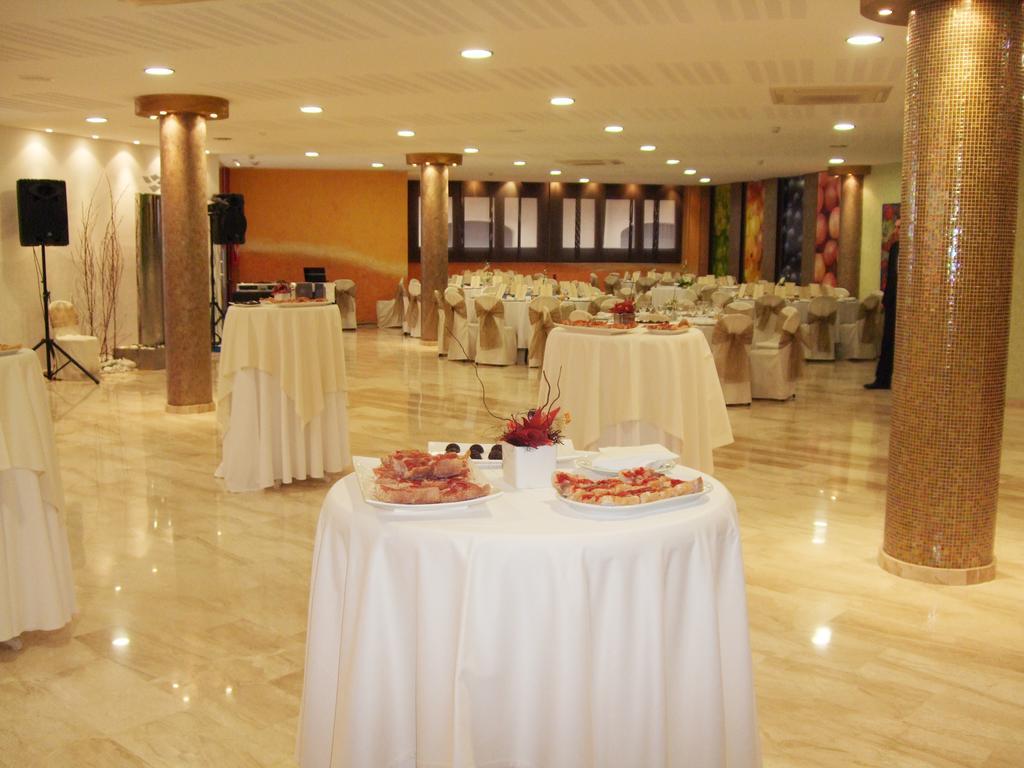 Sant Sadurní dʼAnoia Hotel Fonda Neus מראה חיצוני תמונה