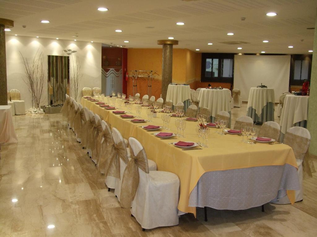 Sant Sadurní dʼAnoia Hotel Fonda Neus מראה חיצוני תמונה