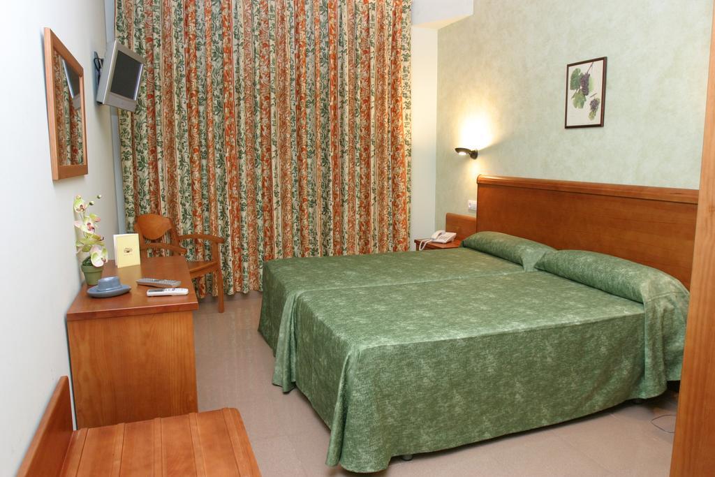 Sant Sadurní dʼAnoia Hotel Fonda Neus מראה חיצוני תמונה