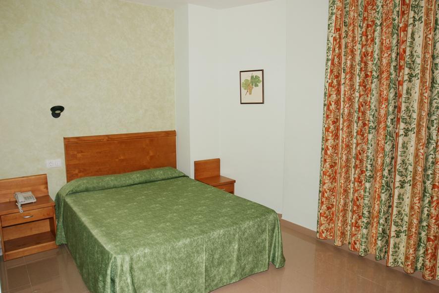 Sant Sadurní dʼAnoia Hotel Fonda Neus מראה חיצוני תמונה